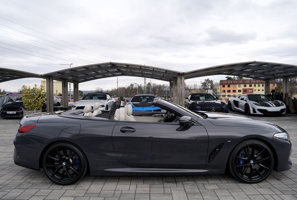 BMW Řada 8 Kabriolet 4,4 l 390 kw
