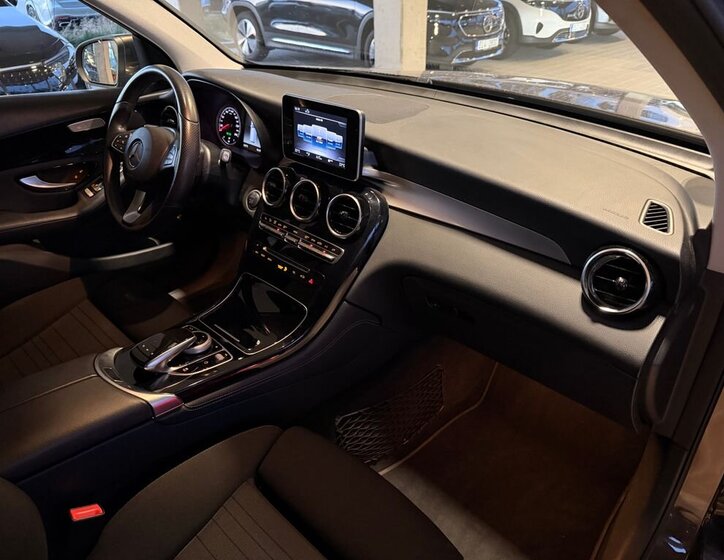 Mercedes-Benz GLC 19