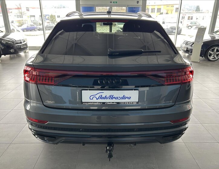 Audi Q8 SUV / Terénní 3,0 l 250 kw