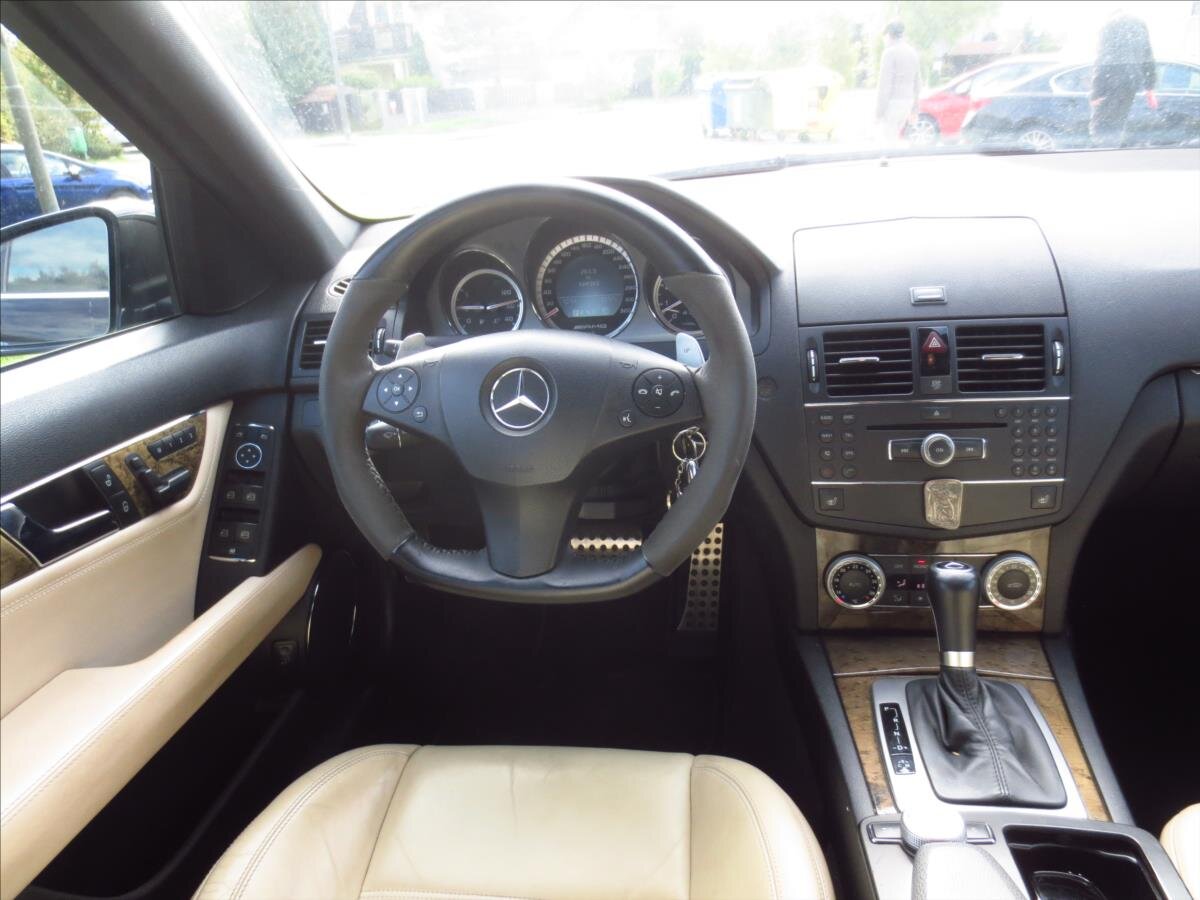 Mercedes-Benz Třídy C Kombi 6,2 l 336 kw