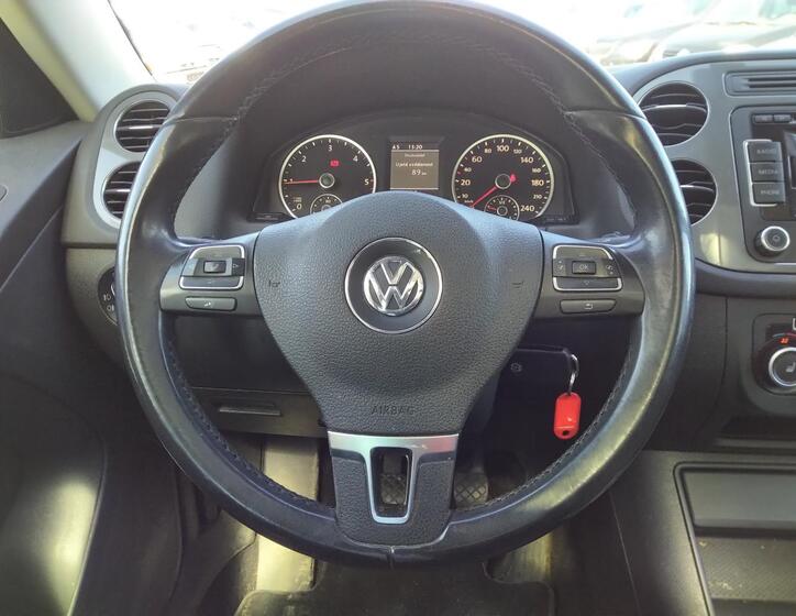 Volkswagen Tiguan 8