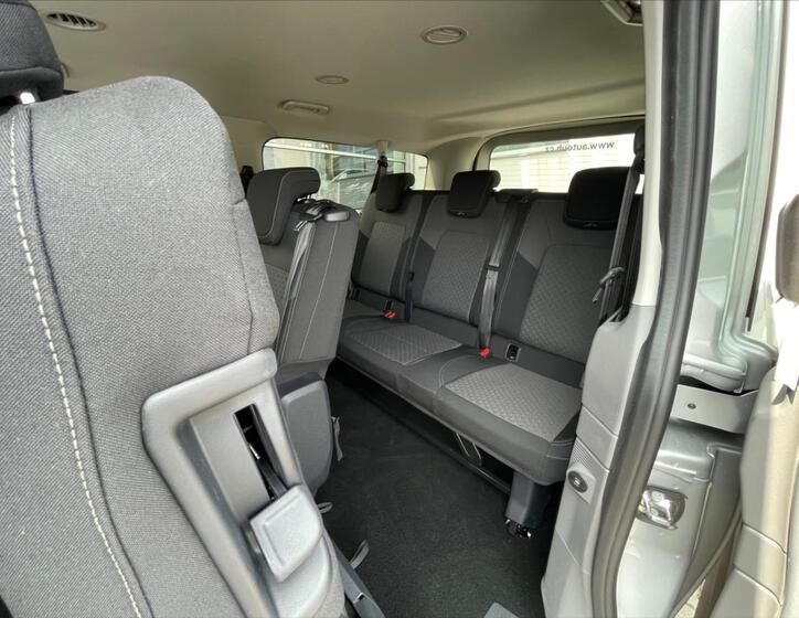 Volkswagen Caravelle 17