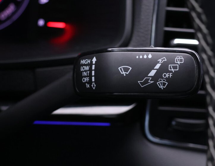 Škoda Karoq SUV 1,5 l 110 kw