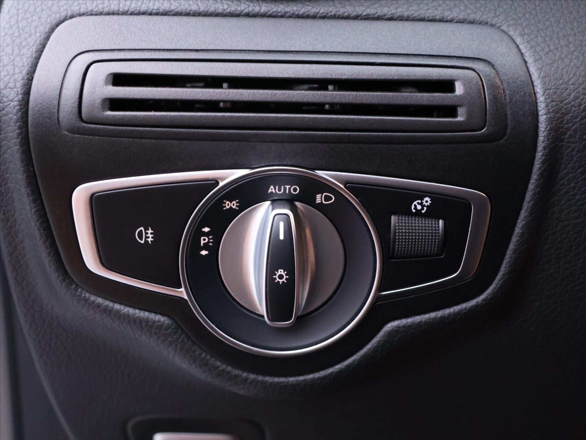 Mercedes-Benz GLC SUV 2,0 l 143 kw