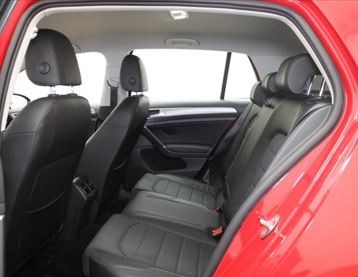 Volkswagen Golf Hatchback 1,2 l 81 kw