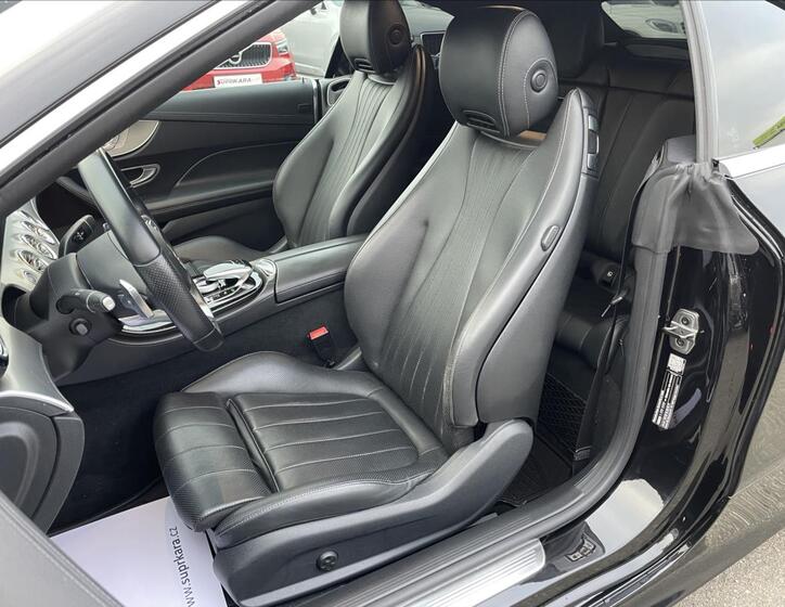 Mercedes-Benz Třídy E 30