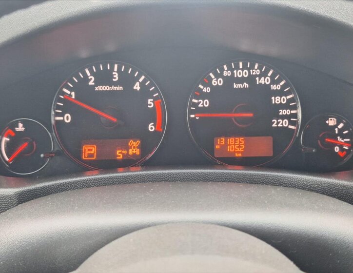 Nissan Navara Pick-up 3,0 l 170 kw