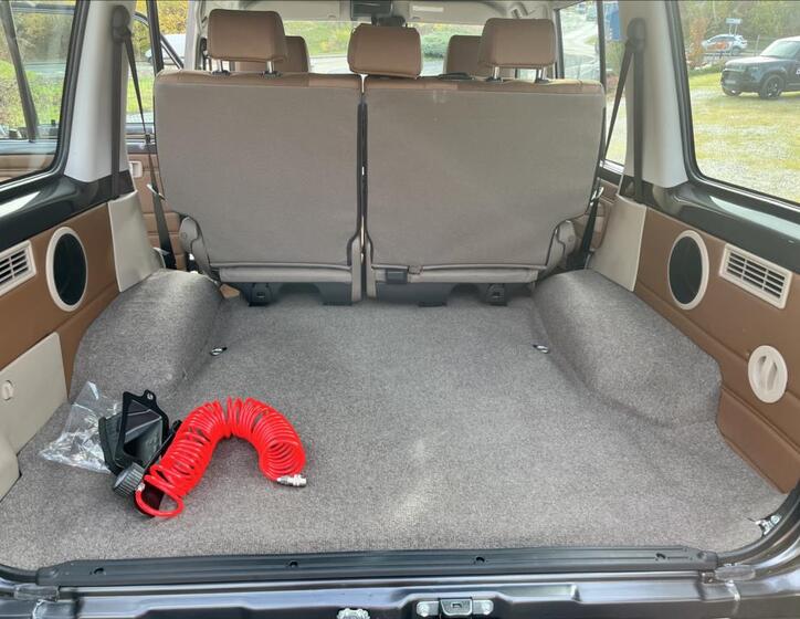 Toyota Land Cruiser 11