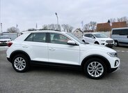Volkswagen T-Roc 3