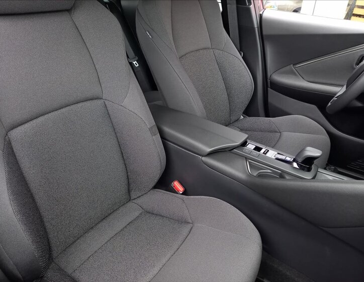 Toyota C-HR Hatchback 1,8 l 103 kw