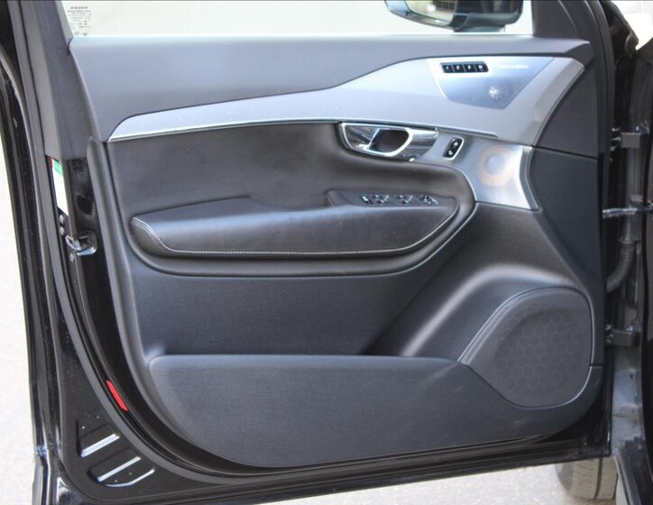 Volvo XC90 SUV / Terénní 2,0 l 165 kw