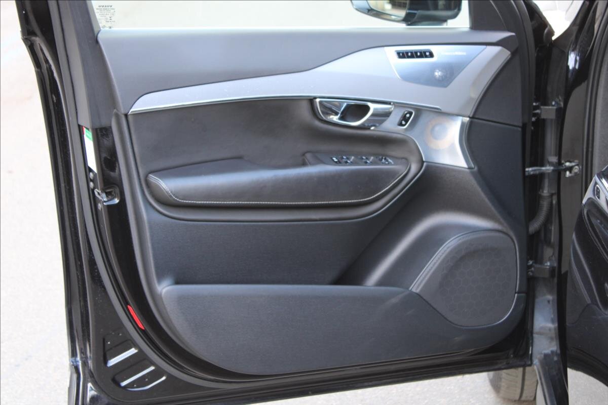 Volvo XC90 SUV / Terénní 2,0 l 165 kw