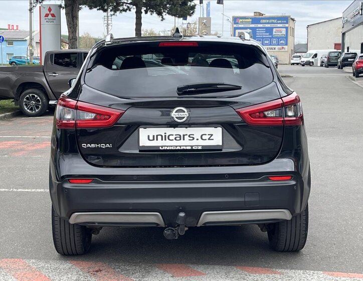 Nissan Qashqai SUV / Terénní 1,3 l 103 kw