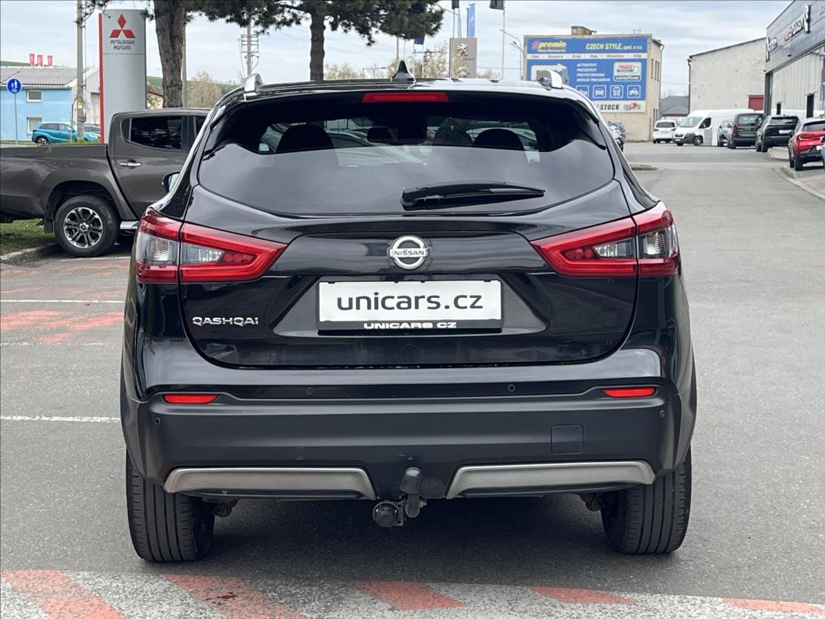 Nissan Qashqai SUV / Terénní 1,3 l 103 kw