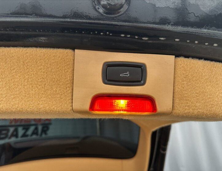 Porsche Cayenne Kombi 4,8 l 294 kw