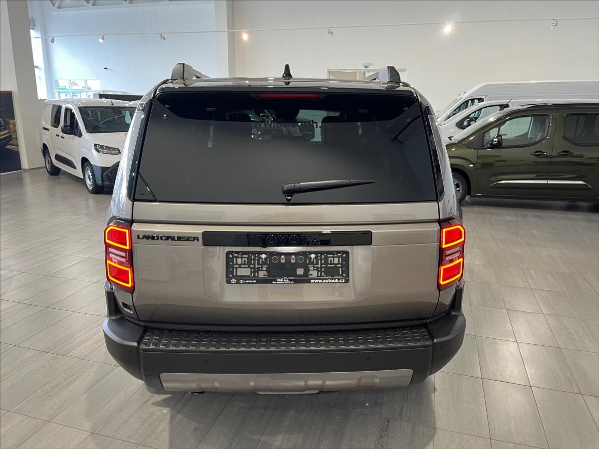 Toyota Land Cruiser SUV 2,8 l 150 kw