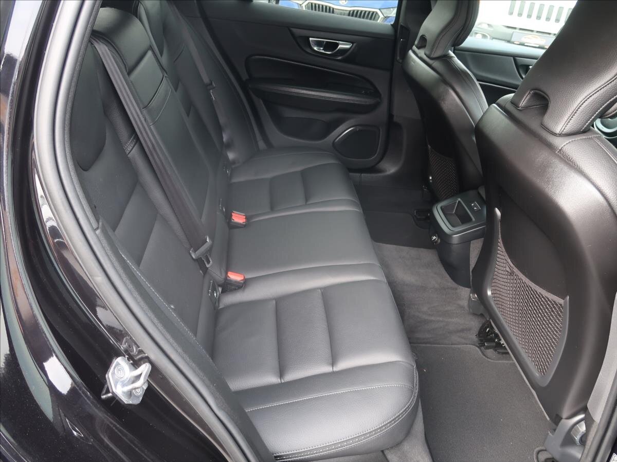 Volvo V60 Kombi 2,0 l 140 kw