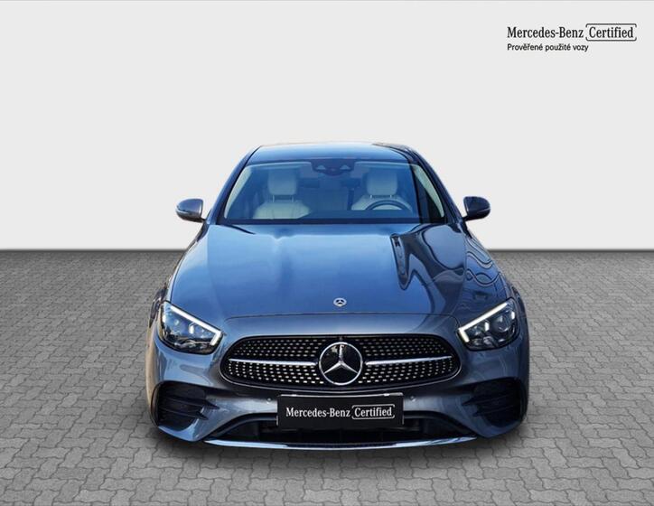 Mercedes-Benz Třídy E 8