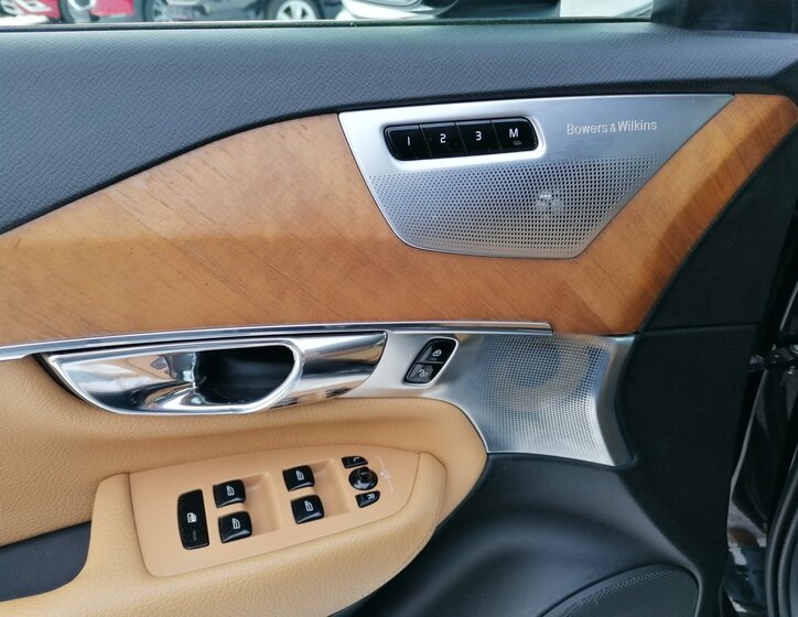 Volvo XC90 Kombi 2,0 l 165 kw