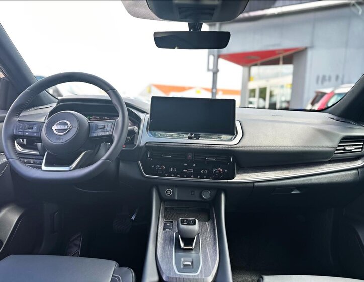 Nissan Qashqai SUV / Terénní 1,3 l 116 kw