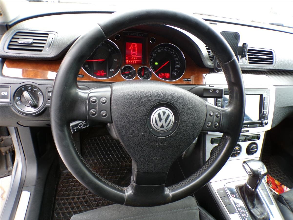 Volkswagen Passat Sedan 2,0 l 103 kw