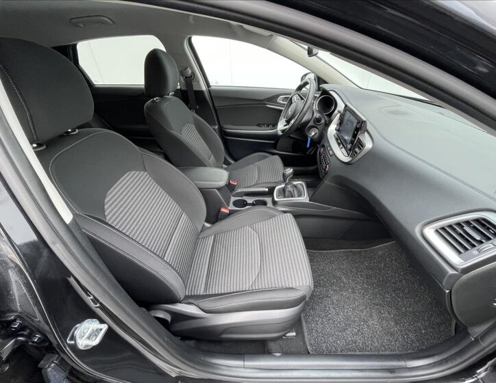 KIA Ceed Hatchback 998,0 74 kw