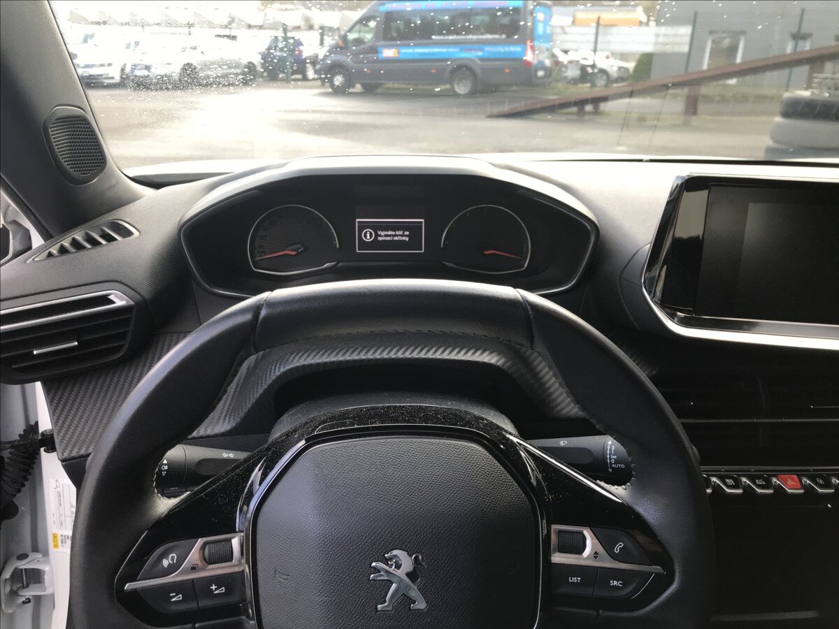 Peugeot 2008 Hatchback 1,2 l 74 kw