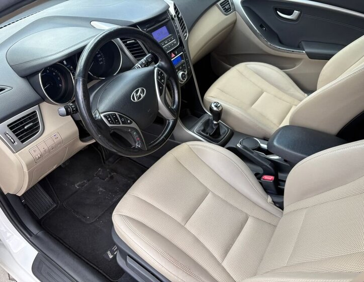 Hyundai i30 Kombi 1,6 l 99 kw