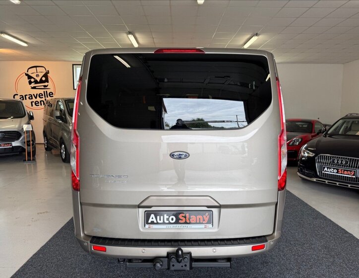 Ford Tourneo Custom MPV 2,0 l 96 kw