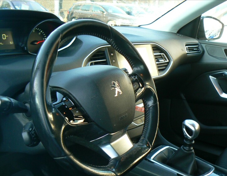 Peugeot 308 9