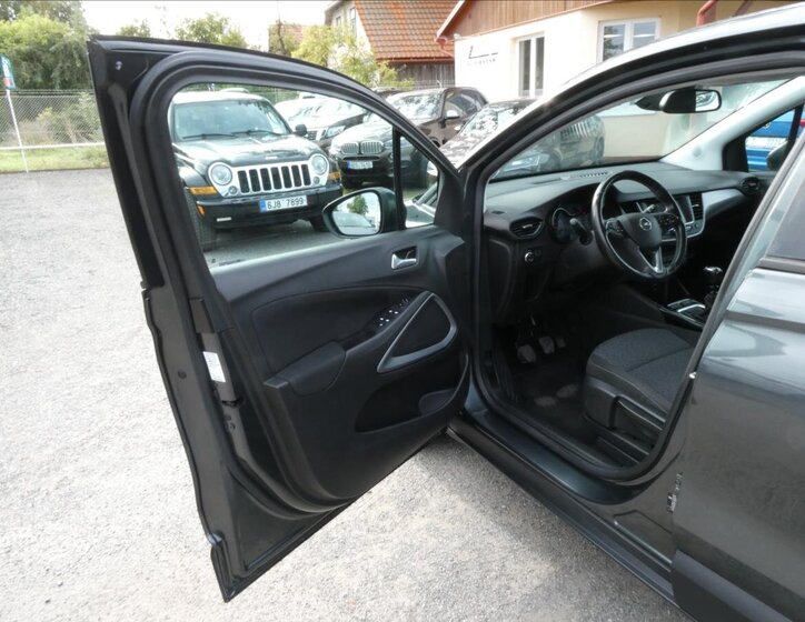 Opel Crossland X MPV 1,2 l 96 kw