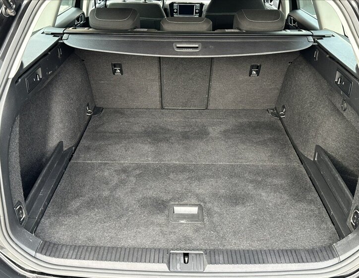 Volkswagen Passat Kombi 1,5 l 110 kw