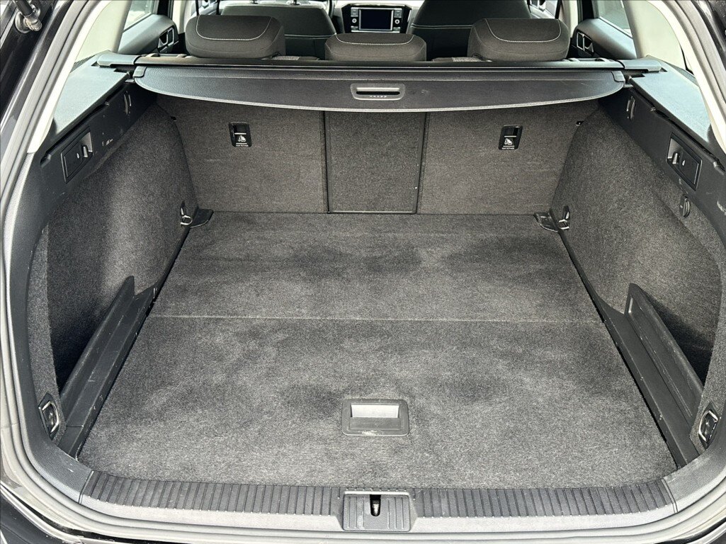 Volkswagen Passat Kombi 1,5 l 110 kw