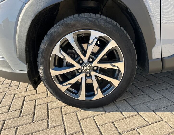 Toyota Corolla Cross SUV / Terénní 2,0 l 112 kw