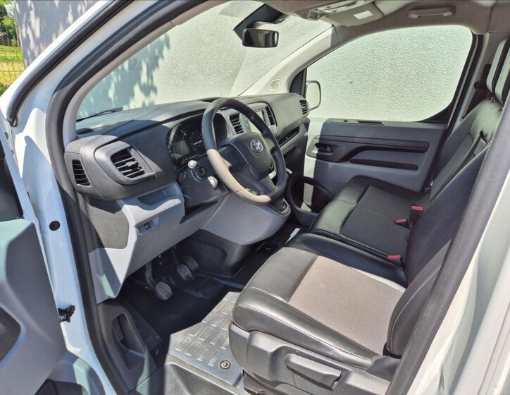 Toyota ProAce 11