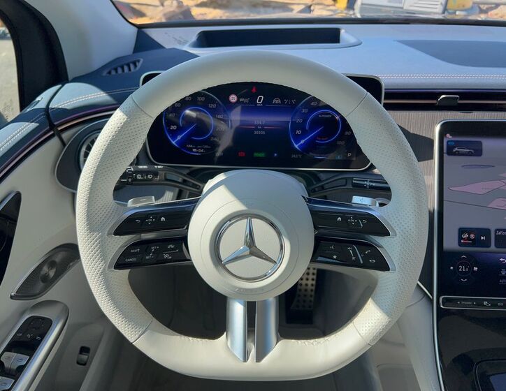 Mercedes-Benz EQE 18