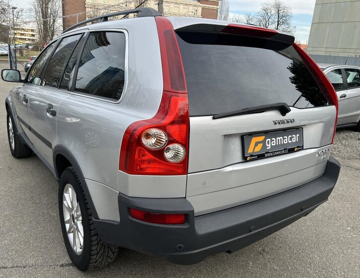 Volvo XC90 SUV 2,4 l 120 kw