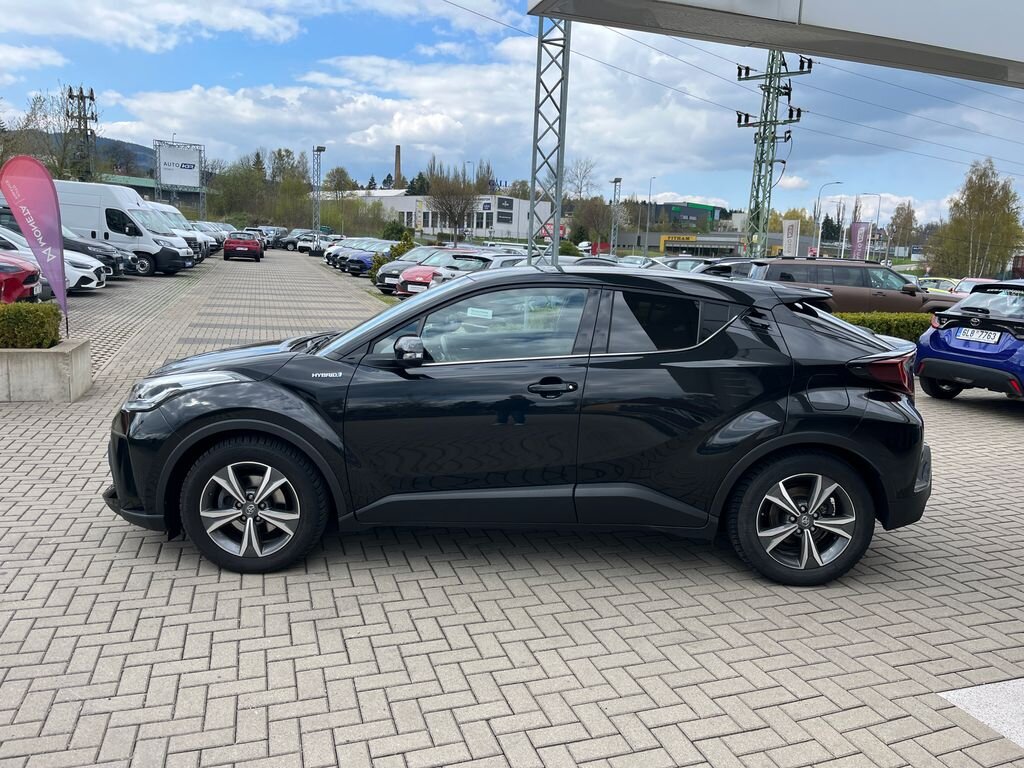 Toyota C-HR SUV / Terénní 1,8 l 72 kw
