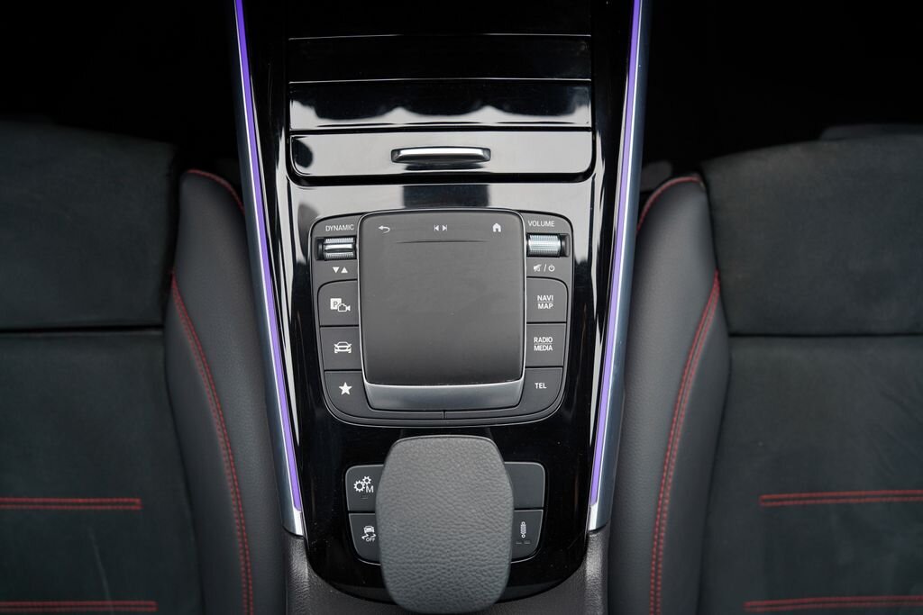 Mercedes-Benz GLB SUV / Terénní 2,0 l 225 kw