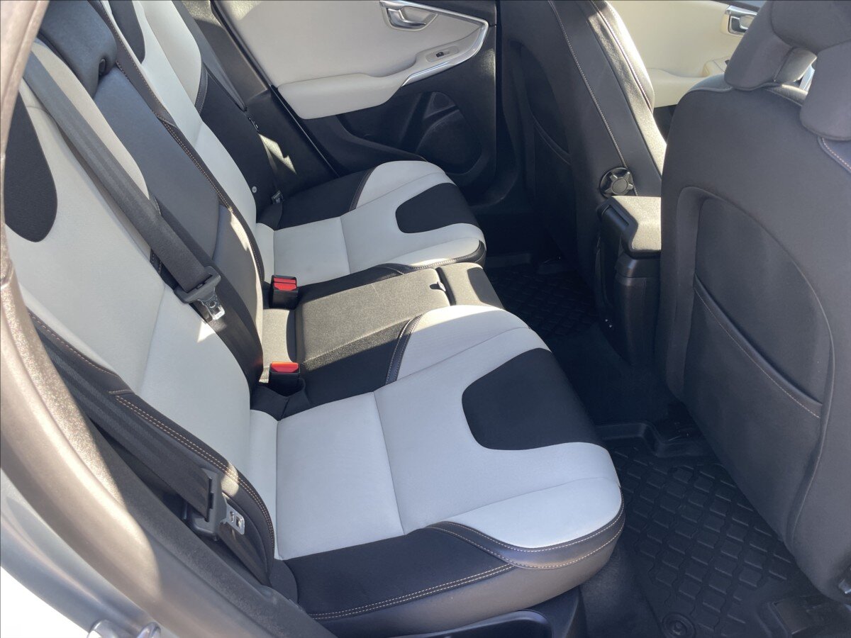 Volvo V40 Hatchback 2,0 l 140 kw