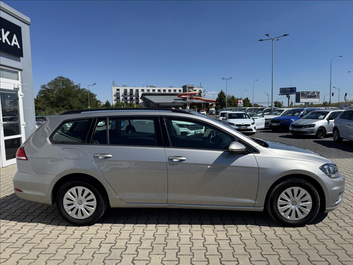 Volkswagen Golf Kombi 1,6 l 85 kw