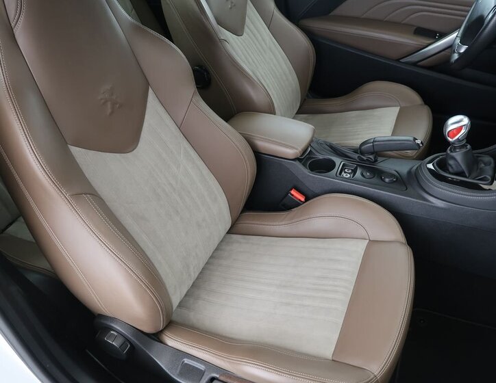 Peugeot RCZ Kupé 1,6 l 147 kw