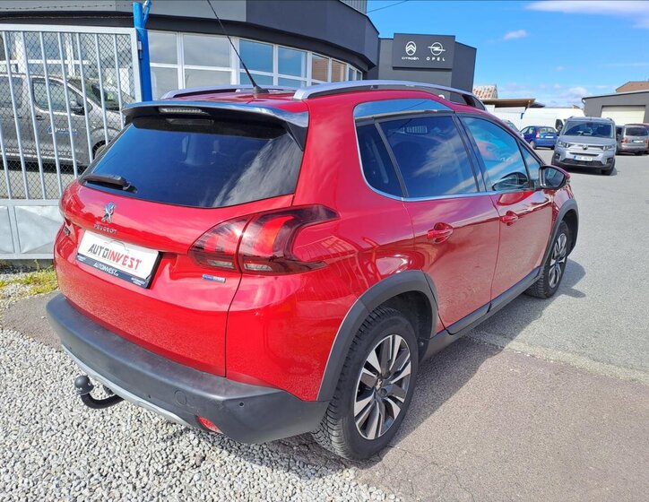 Peugeot 2008 MPV 1,2 l 81 kw