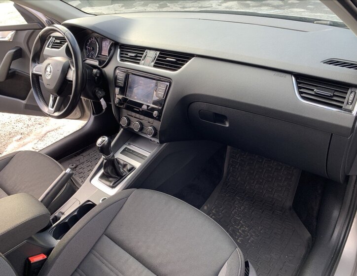 Škoda Octavia Sedan / Limuzína 2,0 l 110 kw