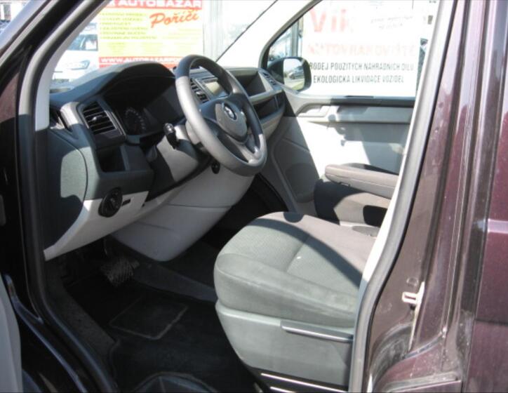 Volkswagen Caravelle 9