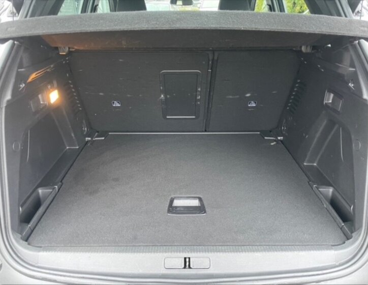 Peugeot 3008 SUV 1,2 l 96 kw