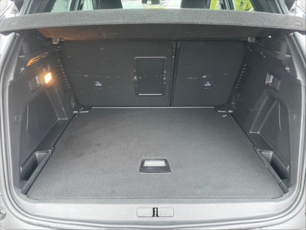 Peugeot 3008 SUV 1,2 l 96 kw