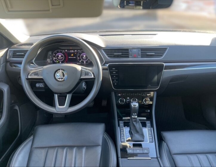 Škoda Superb 9
