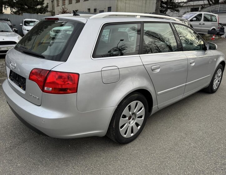 Audi A4 Kombi 2,0 l 103 kw