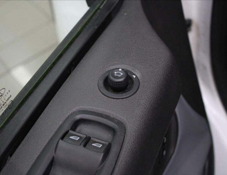 Ford Transit Custom Skříň 2,0 l 77 kw